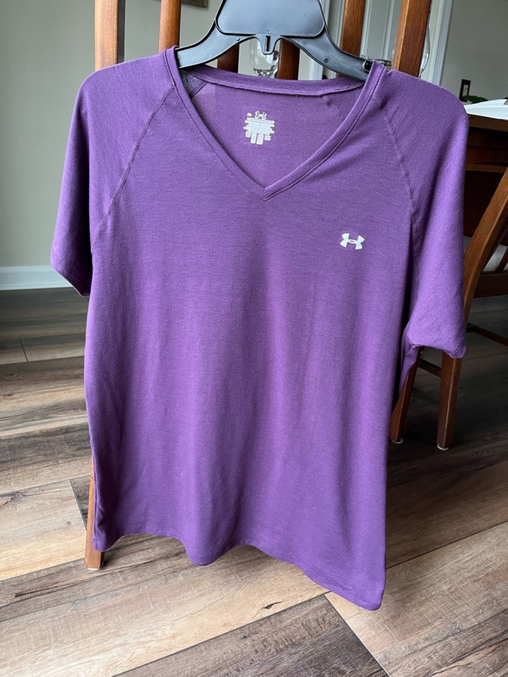 Under Armour Purple V-Neck XL lightweight T-shirt! Workout/everyday!
